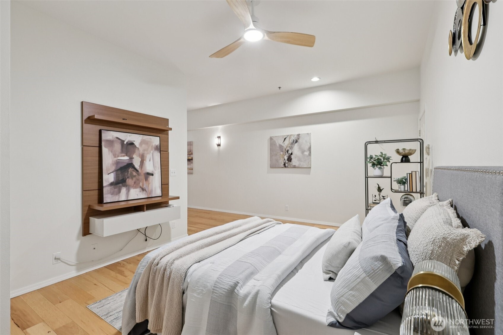 526 1st Avenue S #405, Seattle, WA 98104