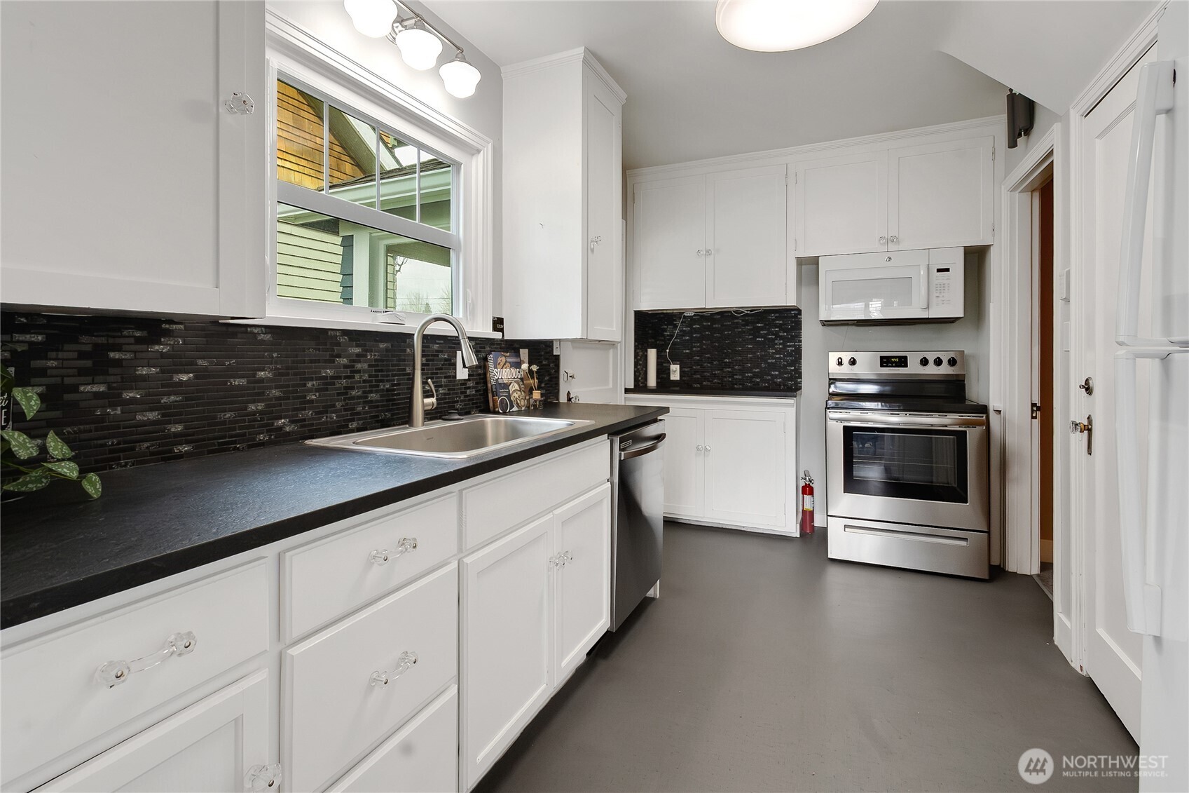 4025 Pacific Avenue , Tacoma, WA 98418-7831