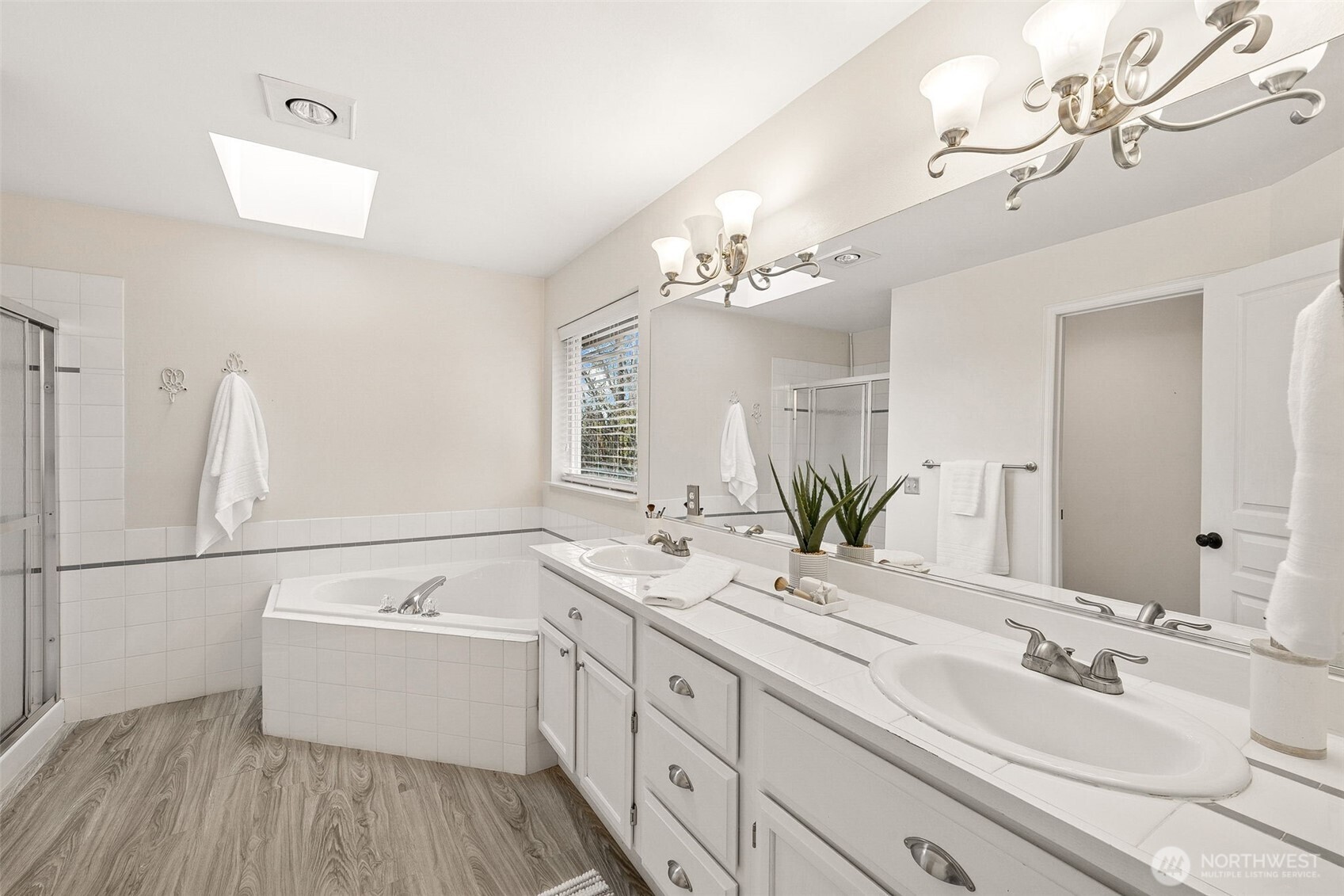 23018 SE 247th Court , Maple Valley, WA 98038
