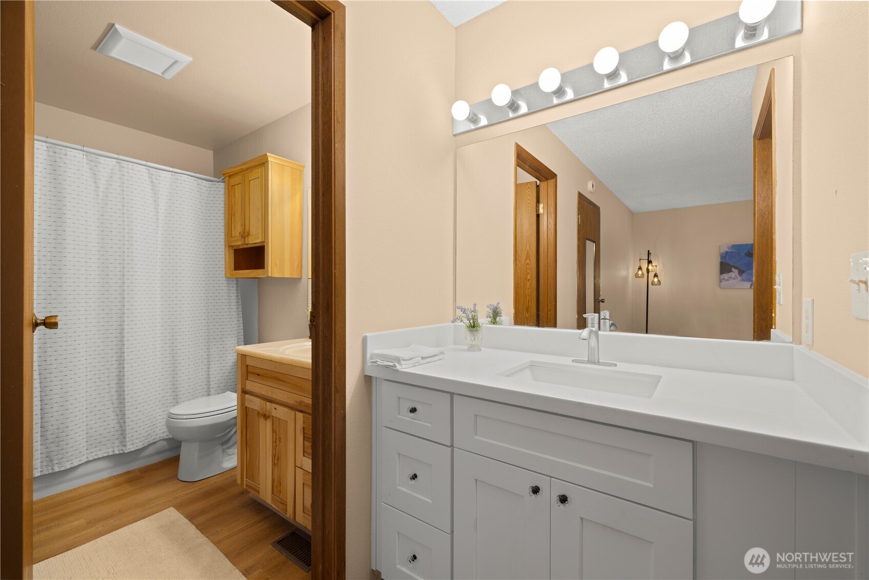 12024 101 Avenue NE #E2, Kirkland, WA 98034