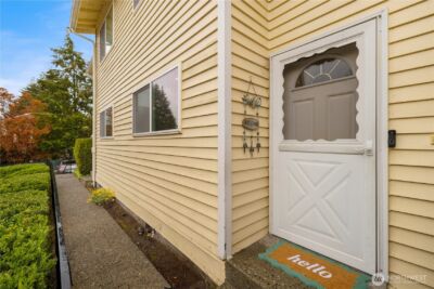 12024 101 Avenue NE #E2, Kirkland, WA 98034 - Photo 2