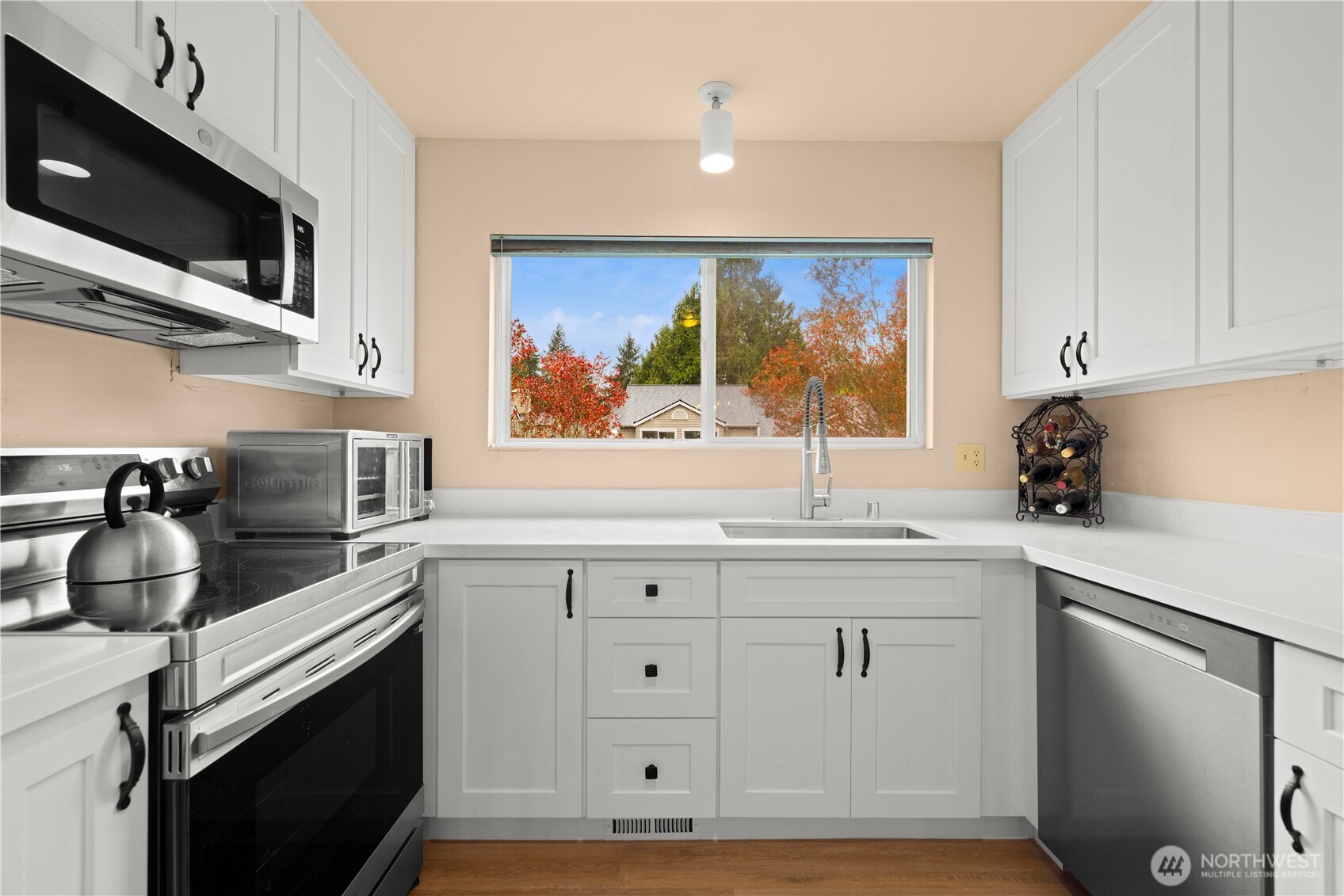 12024 101 Avenue NE #E2, Kirkland, WA 98034