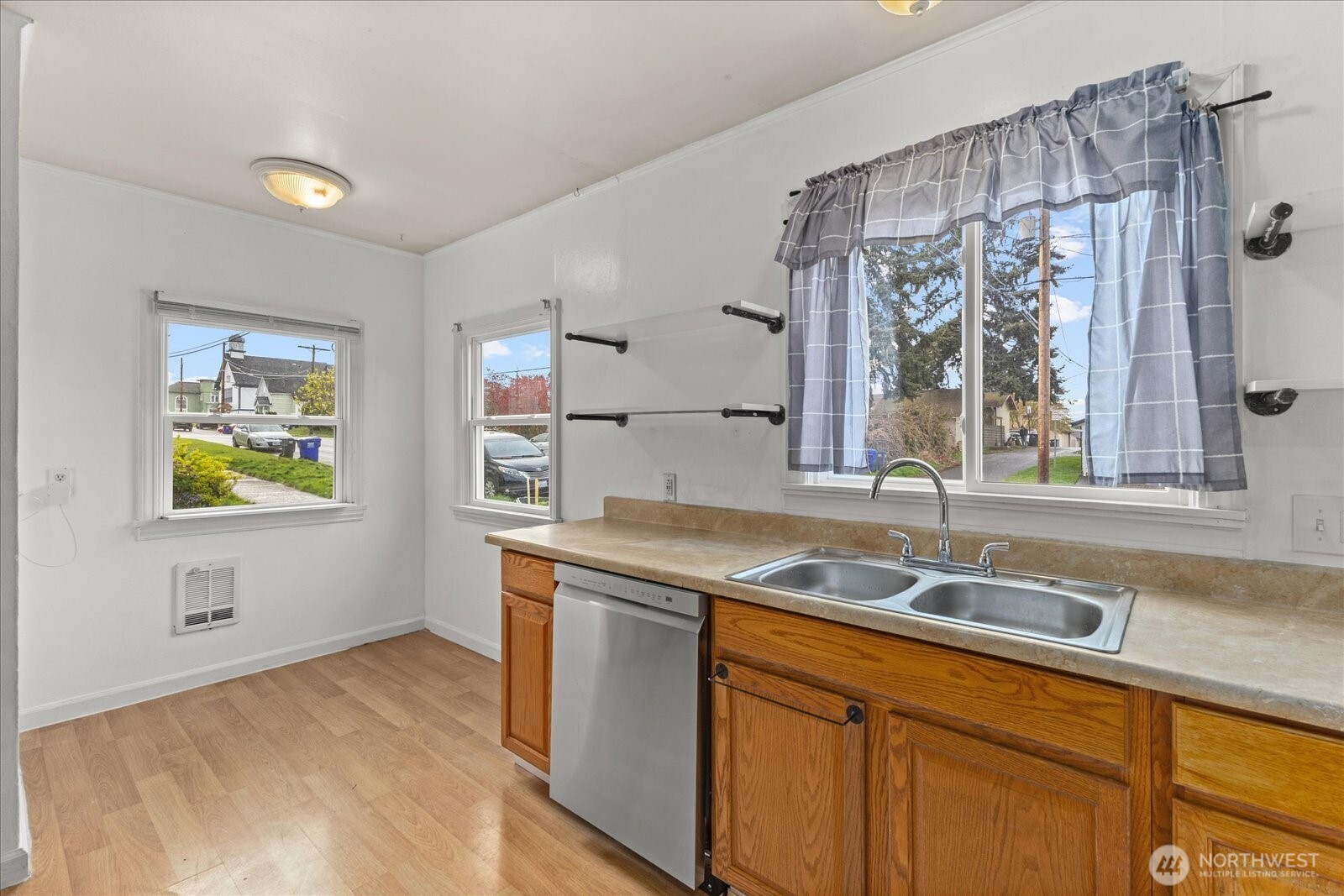 1812 23rd Street , Everett, WA 98201