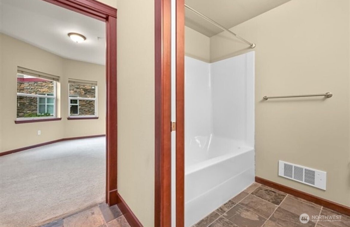 259 W Bakerview Road #C102, Bellingham, WA 98226