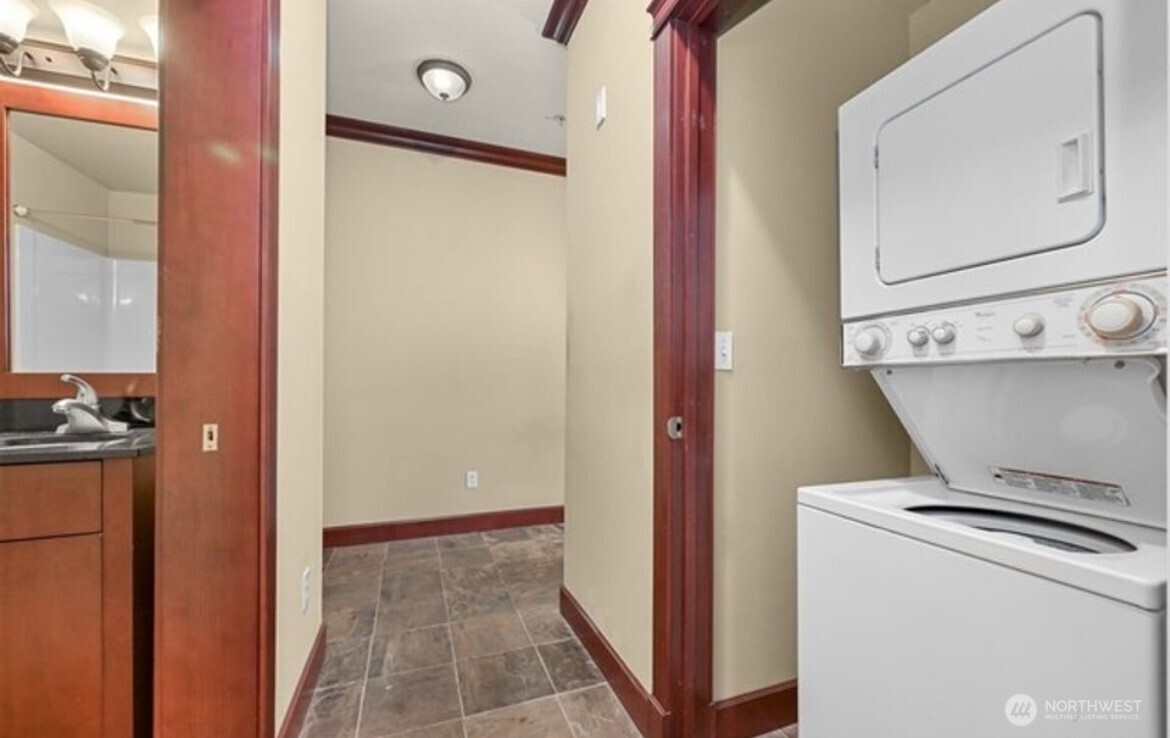 259 W Bakerview Road #C102, Bellingham, WA 98226