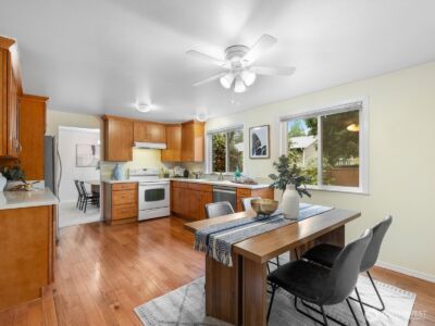 10725 127th Avenue NE, Kirkland, WA 98033 - Photo 8