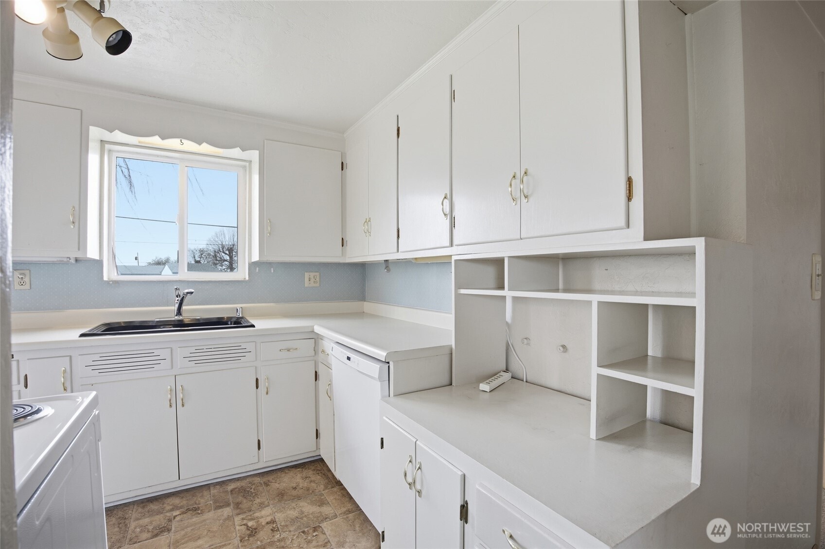 814 S Evergreen Drive , Moses Lake, WA 98837