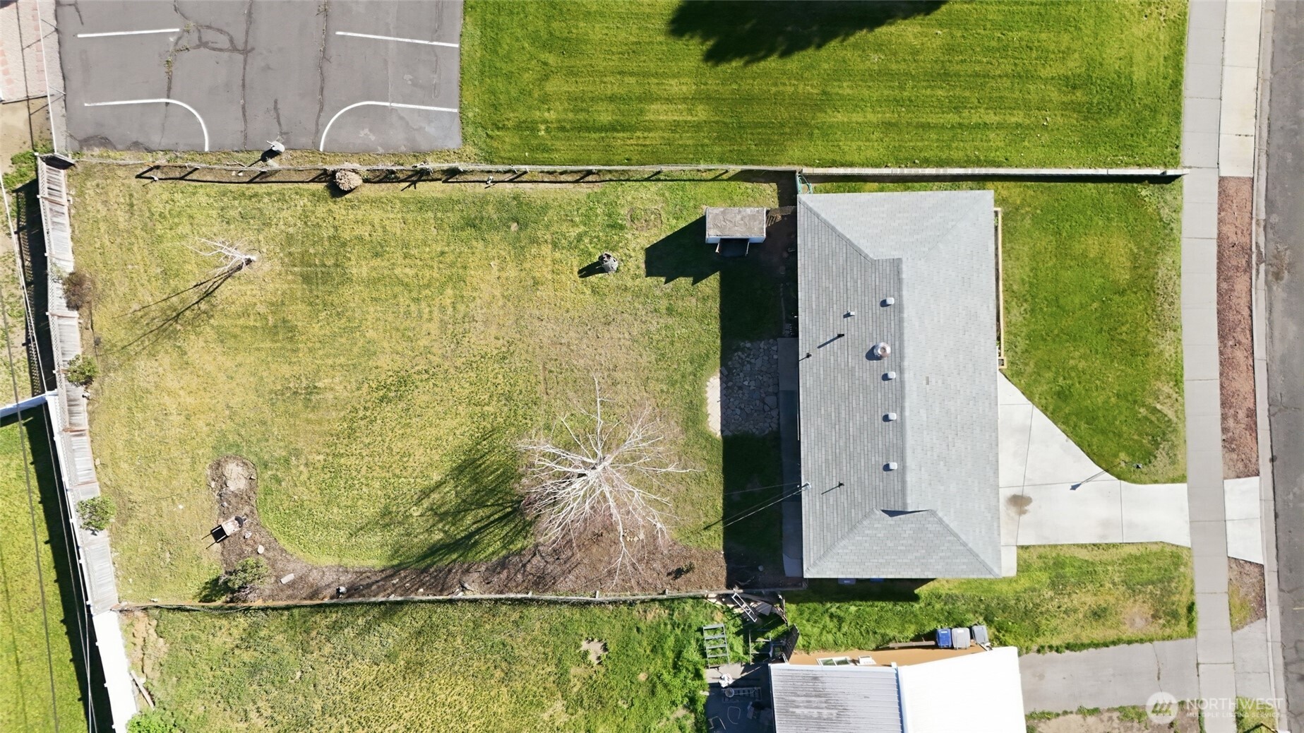 814 S Evergreen Drive , Moses Lake, WA 98837