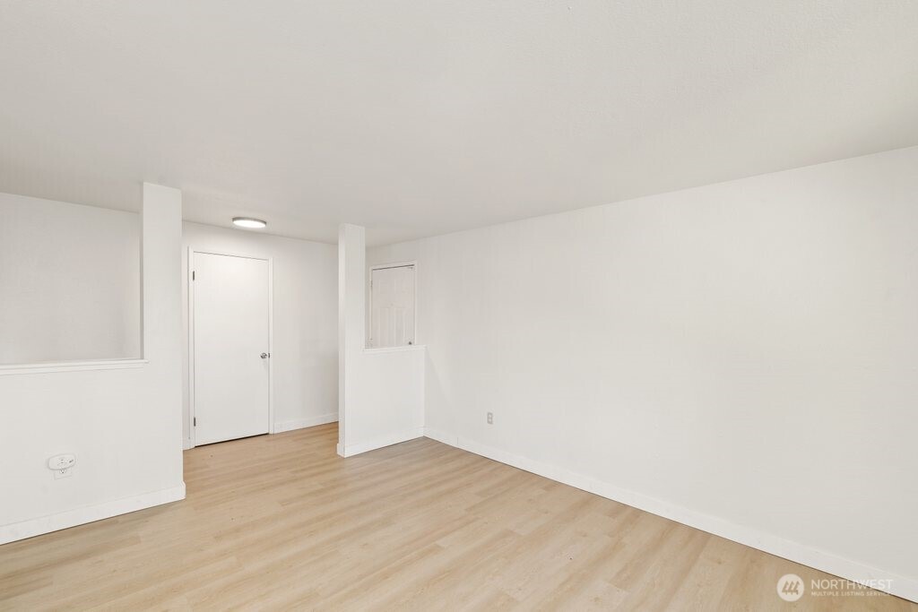2076 E 56th Street , Tacoma, WA 98404-4428