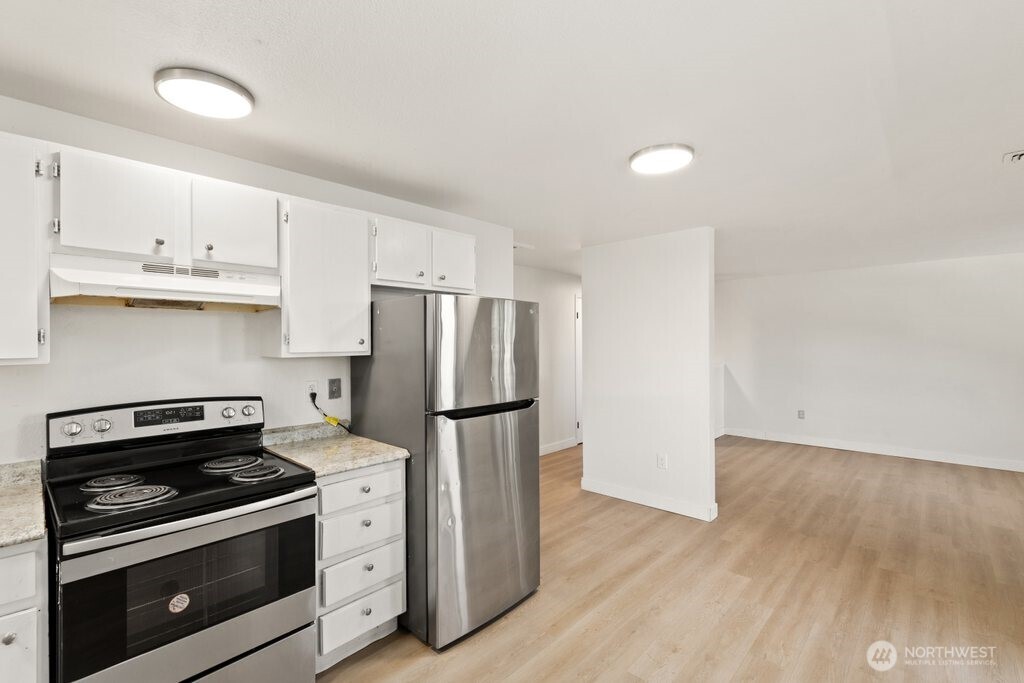 2076 E 56th Street , Tacoma, WA 98404-4428