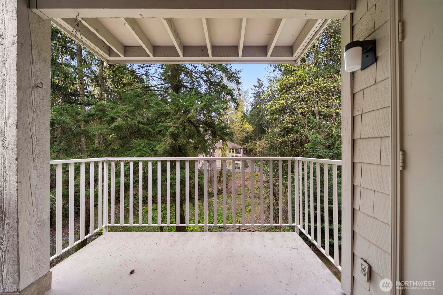 3911 108th Avenue NE #B203, Bellevue, WA 98004