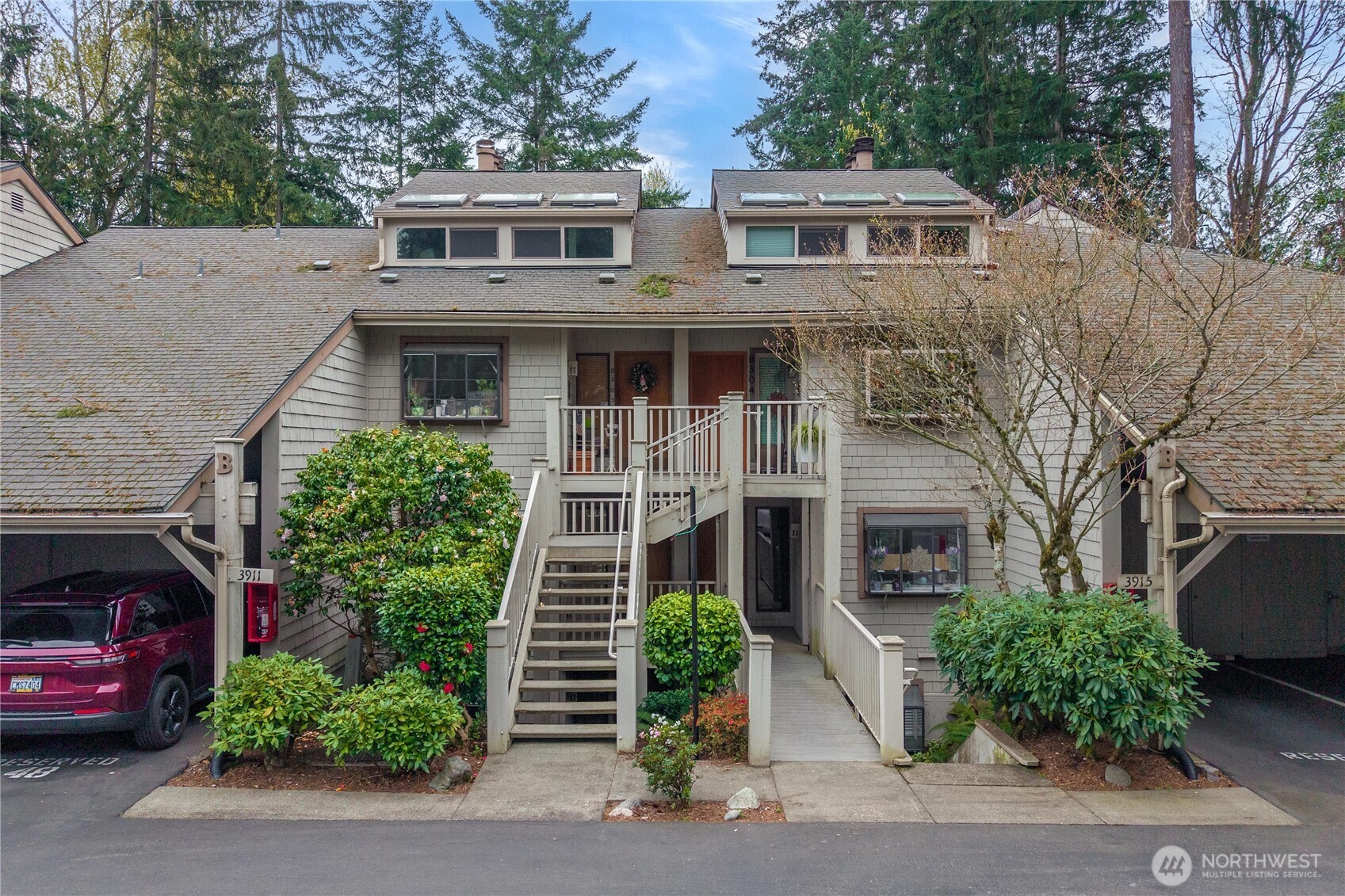 3911 108th Avenue NE #B203, Bellevue, WA 98004