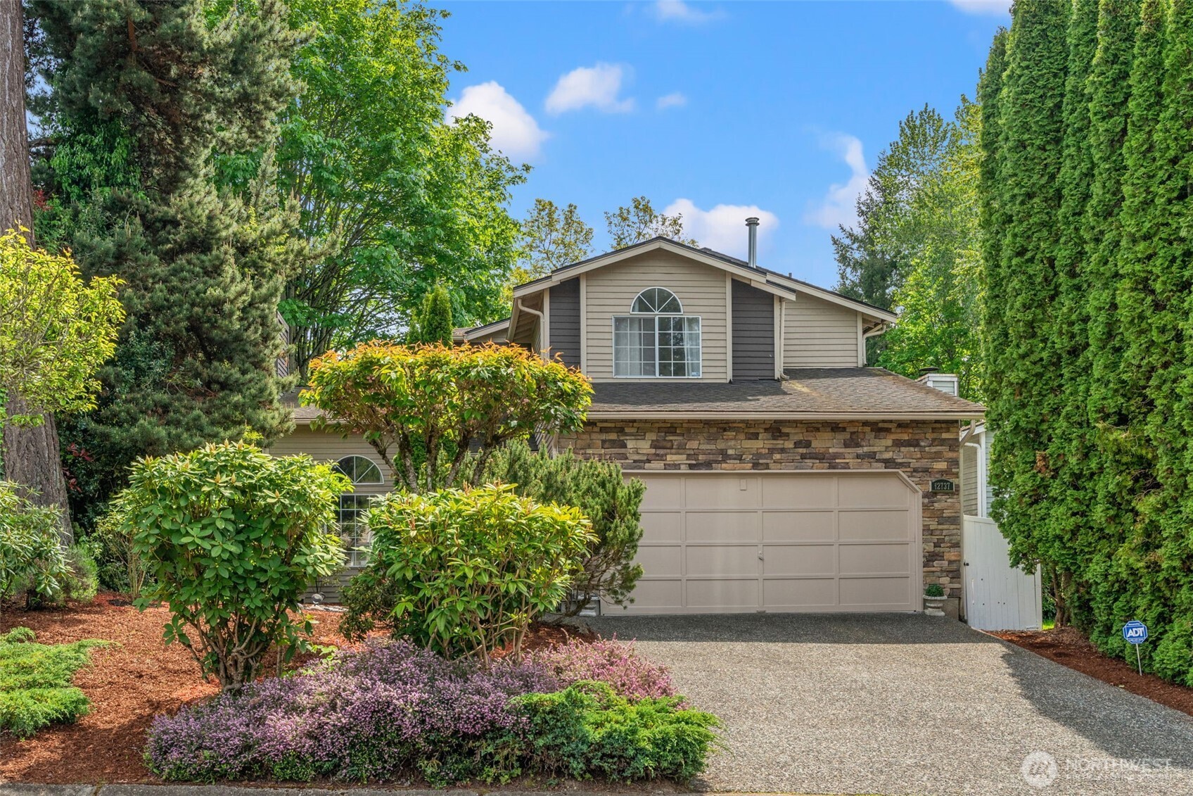 12737 NE 97th Place , Kirkland, WA 98033