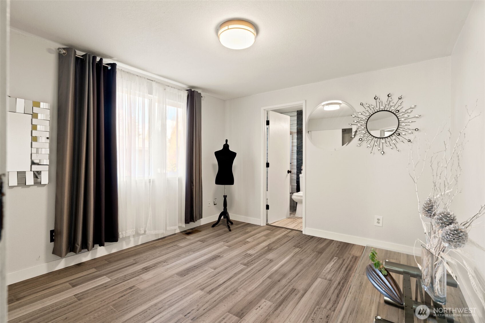 12737 NE 97th Place , Kirkland, WA 98033