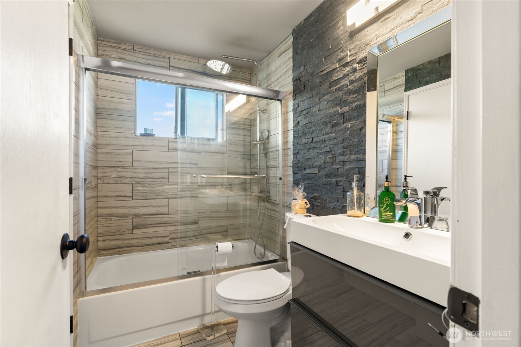 12737 NE 97th Place , Kirkland, WA 98033