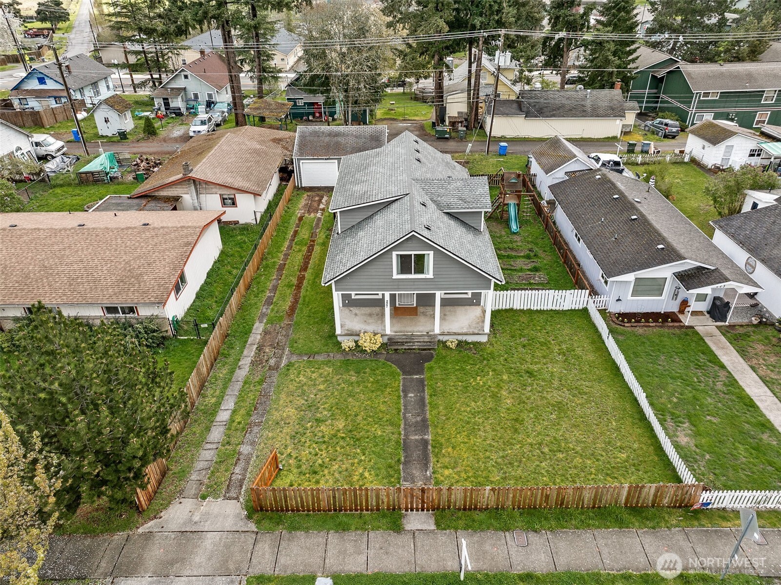 227 Mashell Avenue N, Eatonville, WA 98328
