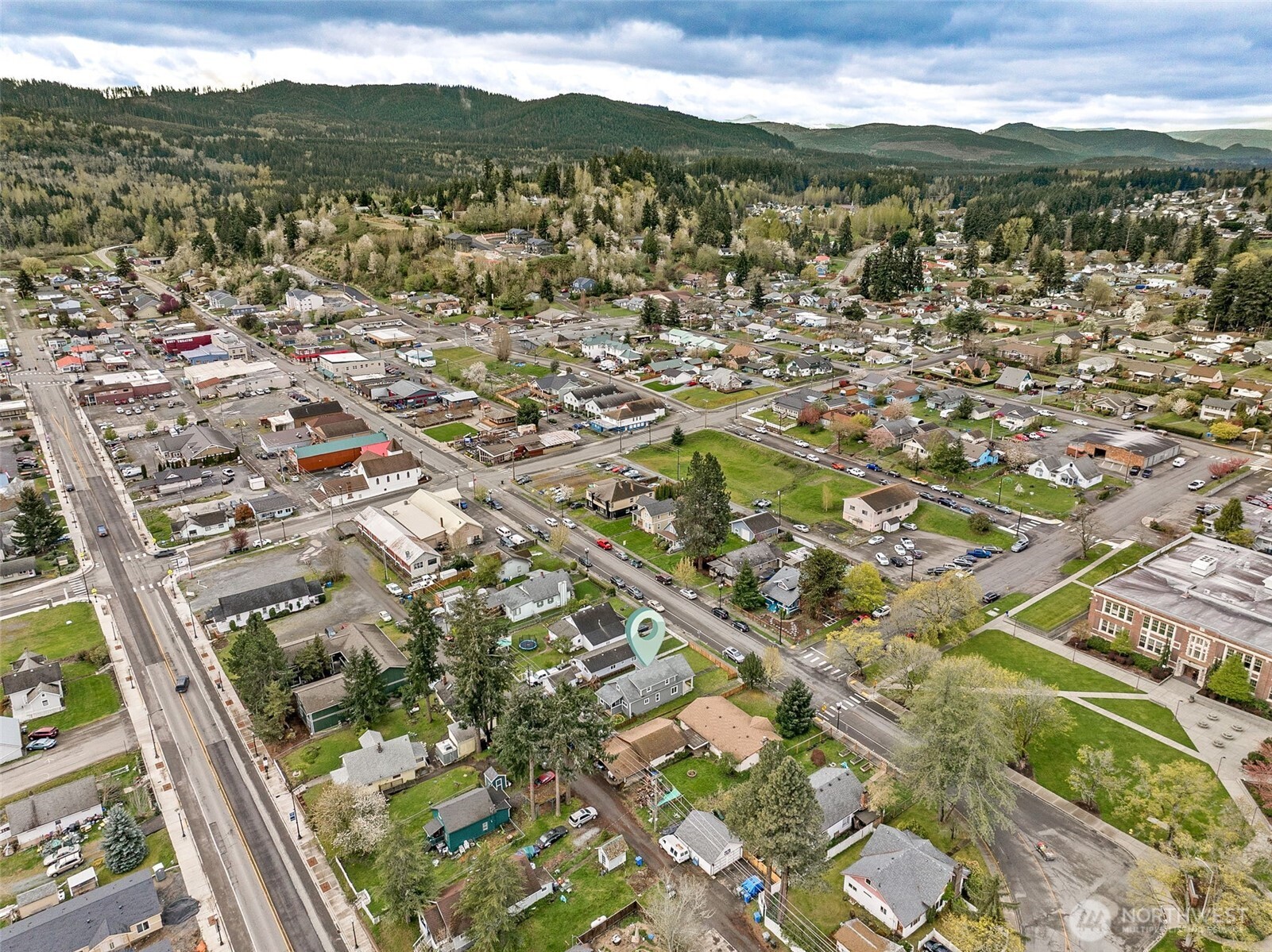 227 Mashell Avenue N, Eatonville, WA 98328