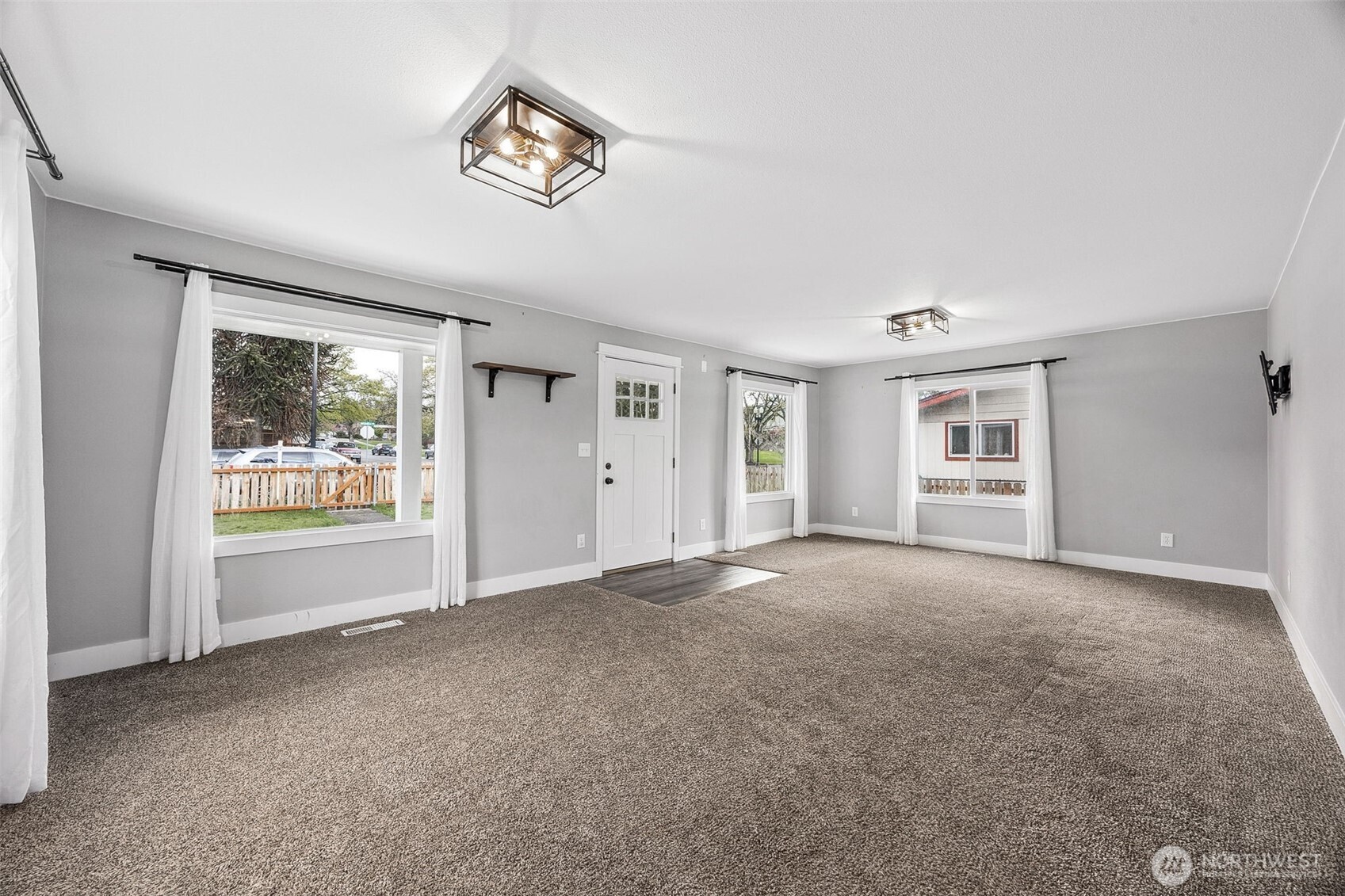 227 Mashell Avenue N, Eatonville, WA 98328