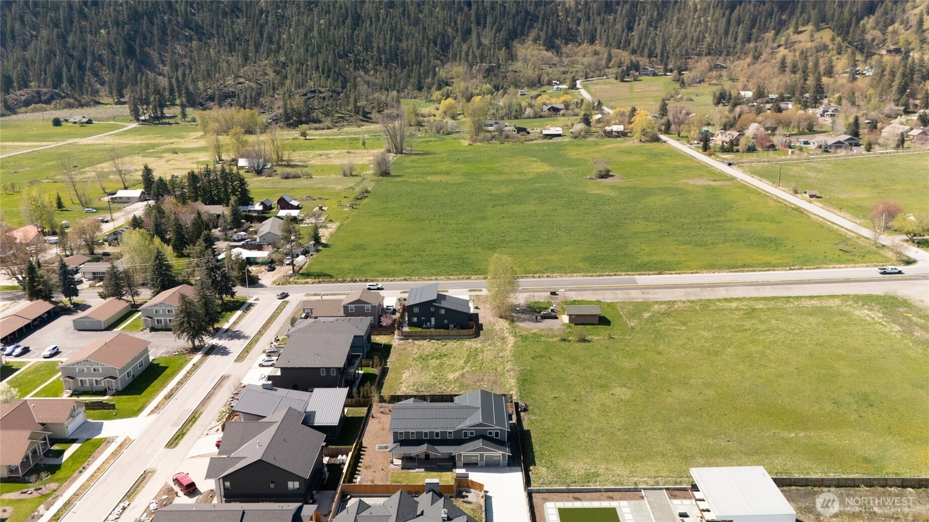 618 Ski Hill Drive , Leavenworth, WA 98826