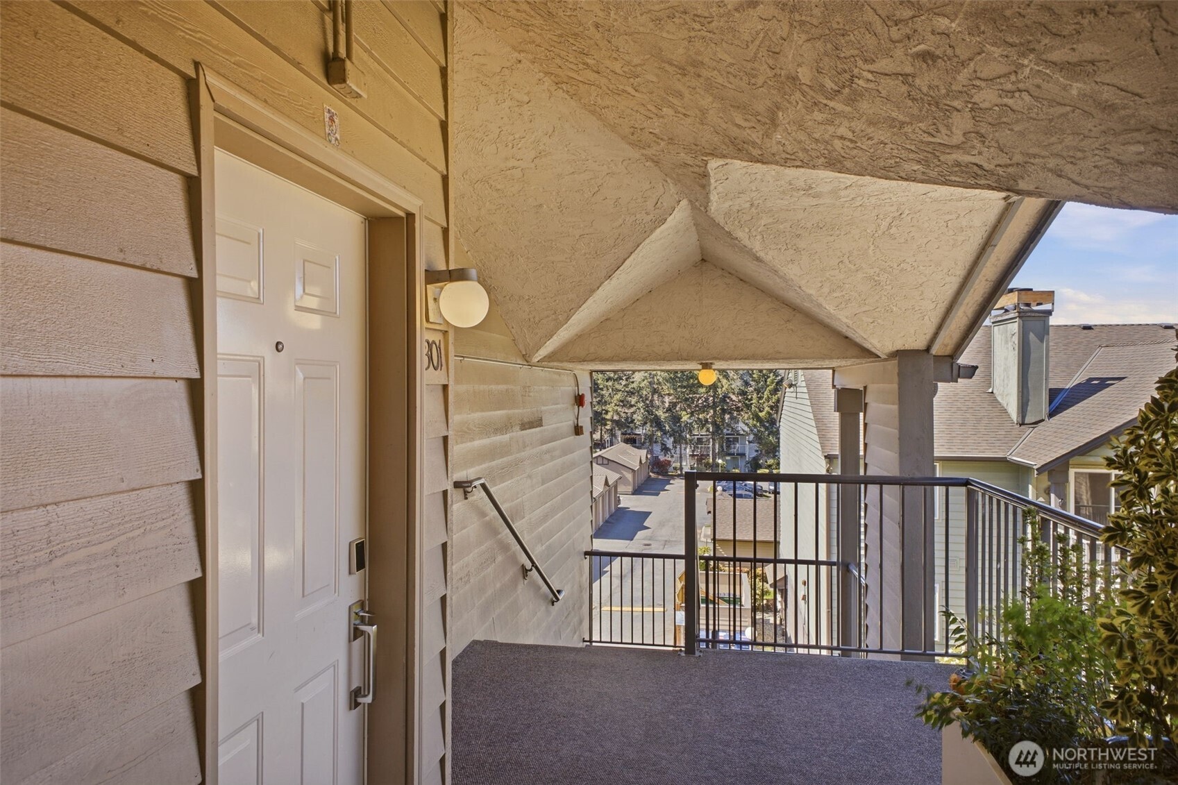 13209 Newcastle Way #C301, Newcastle, WA 98059