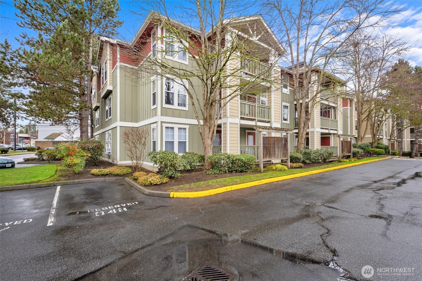 7711 NE 175th Street #C305, Kenmore, WA 98028