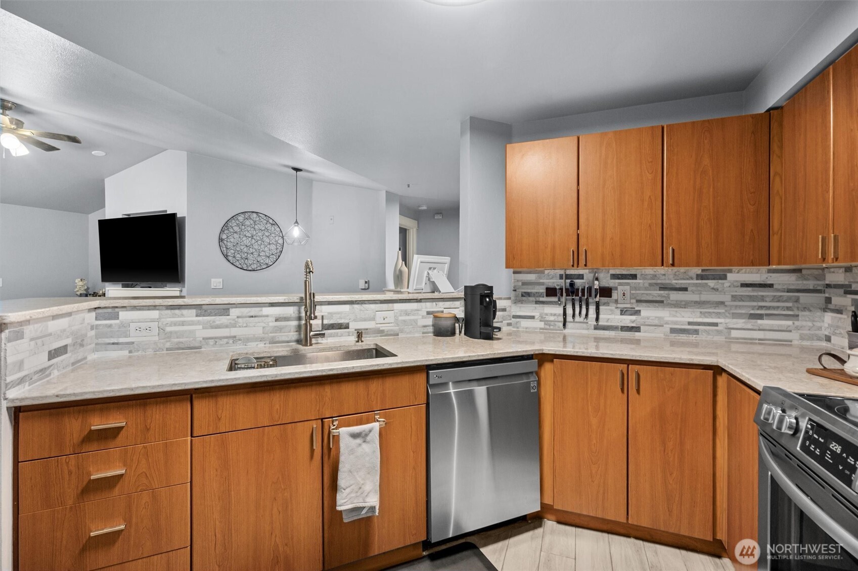 7711 NE 175th Street #C305, Kenmore, WA 98028