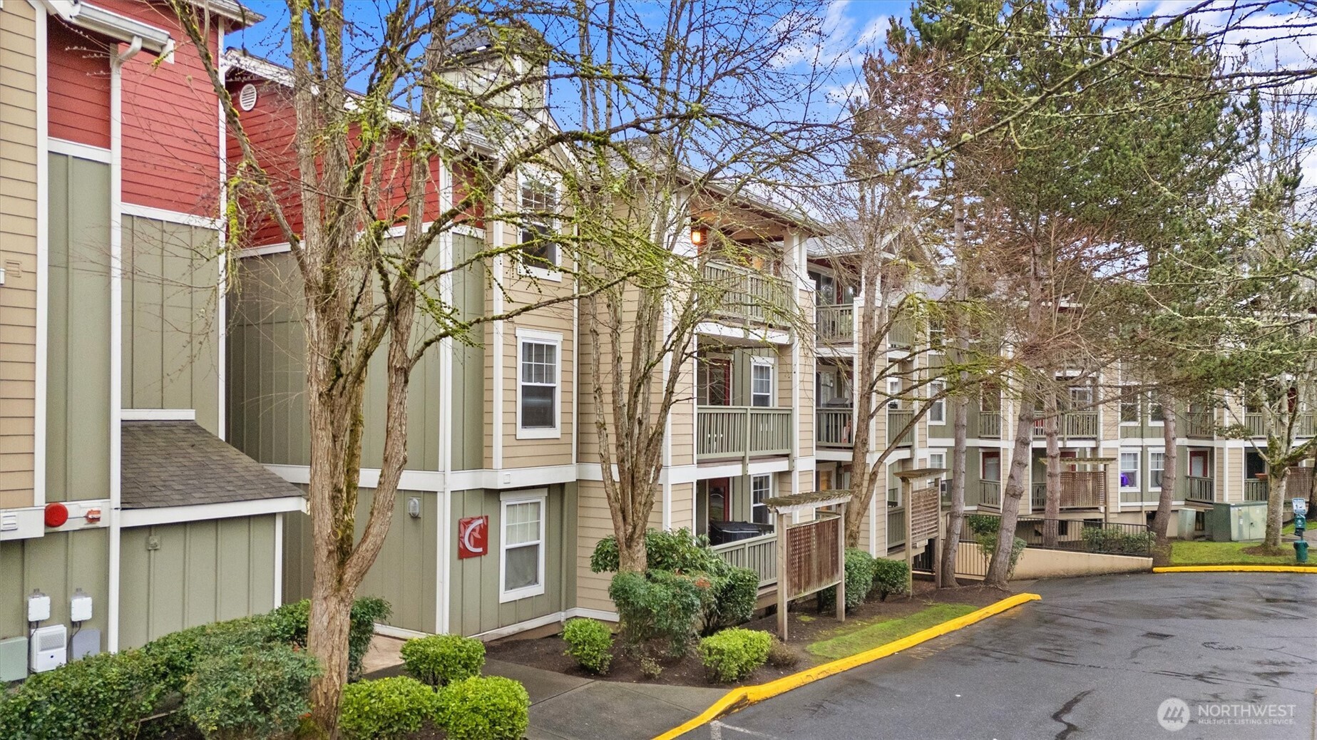 7711 NE 175th Street #C305, Kenmore, WA 98028