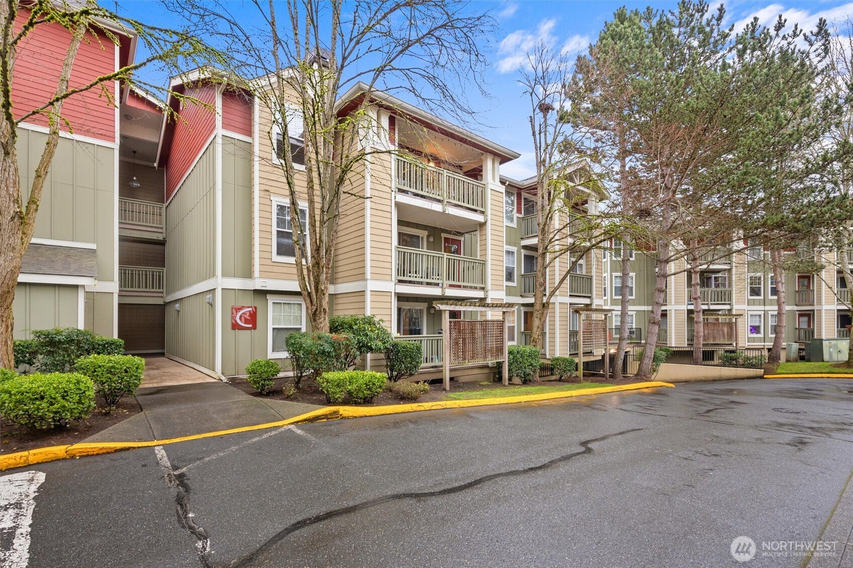 7711 NE 175th Street #C305, Kenmore, WA 98028