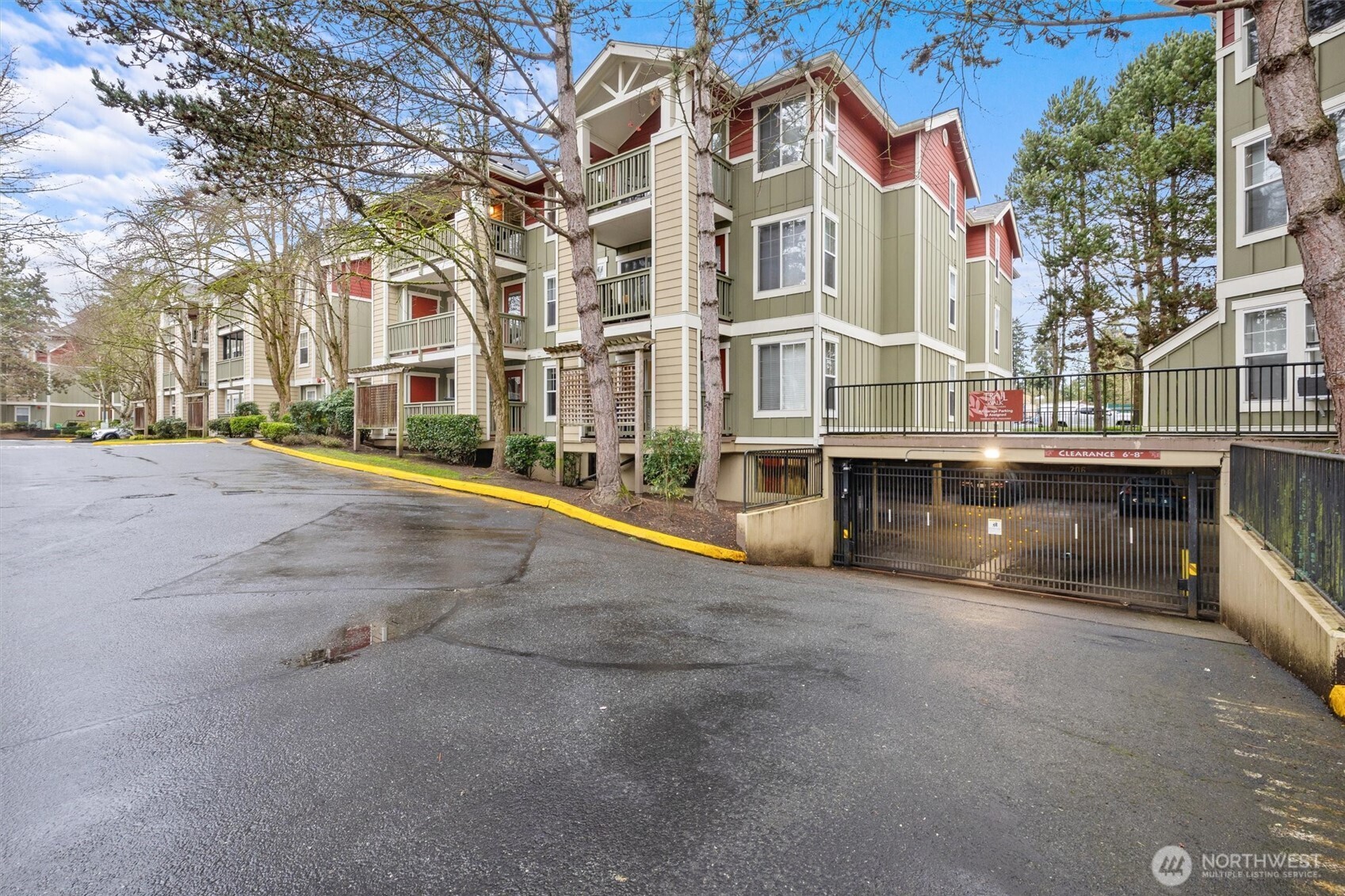 7711 NE 175th Street #C305, Kenmore, WA 98028