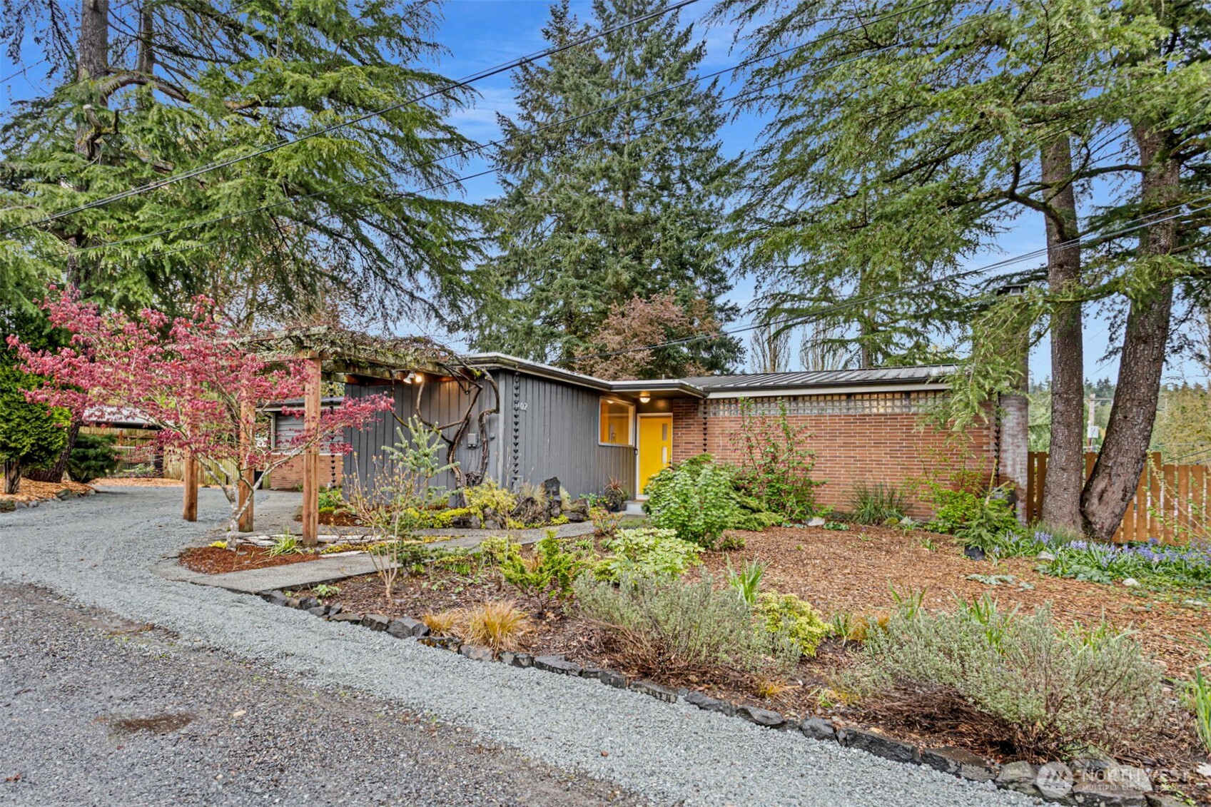 3102 NE 195th Street , Lake Forest Park, WA 98155-2550