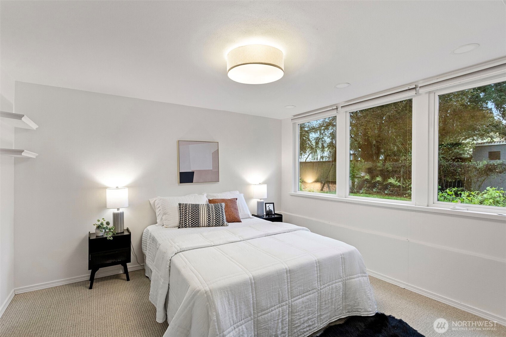 3102 NE 195th Street , Lake Forest Park, WA 98155-2550