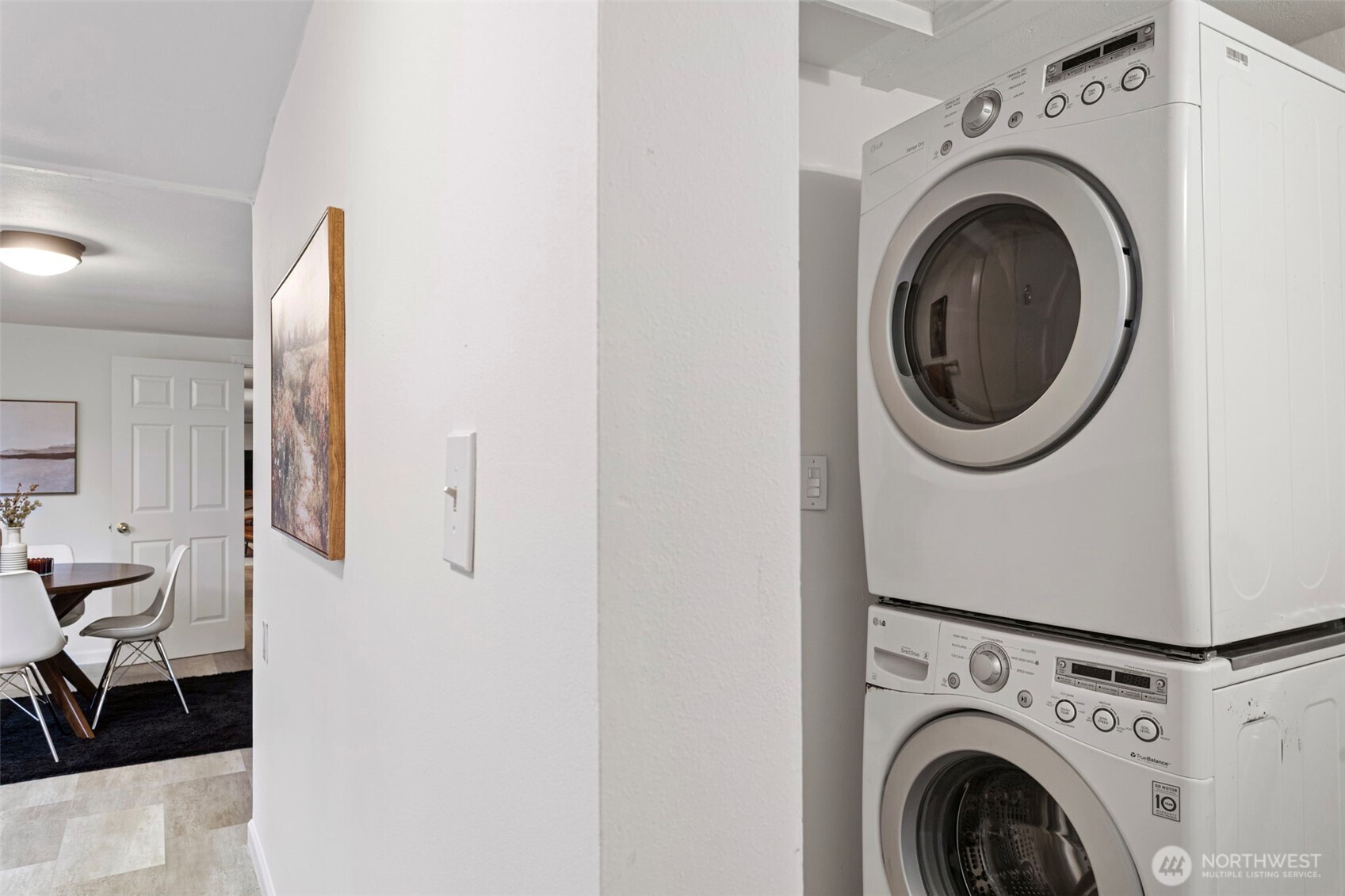 3102 NE 195th Street , Lake Forest Park, WA 98155-2550