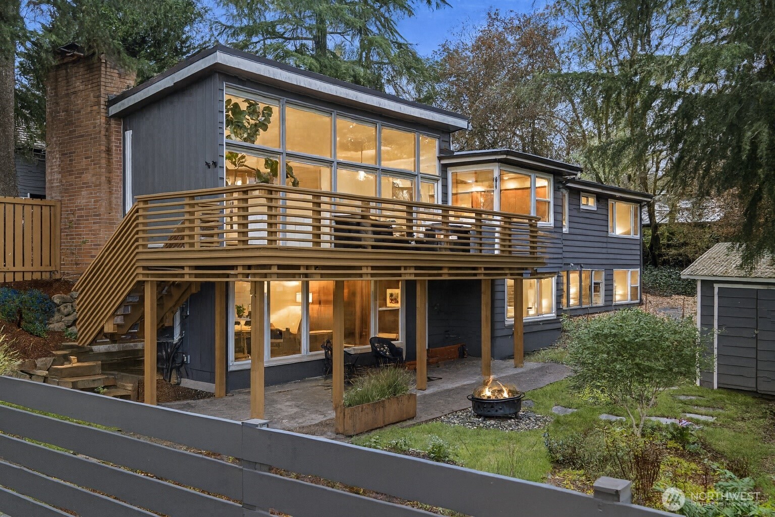 3102 NE 195th Street , Lake Forest Park, WA 98155-2550