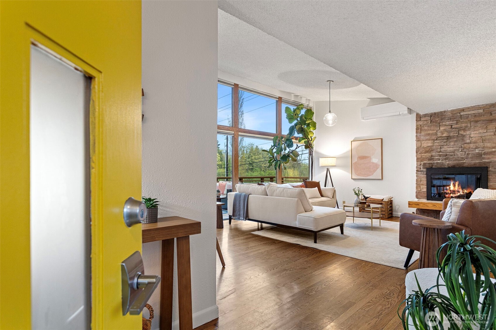 3102 NE 195th Street , Lake Forest Park, WA 98155-2550