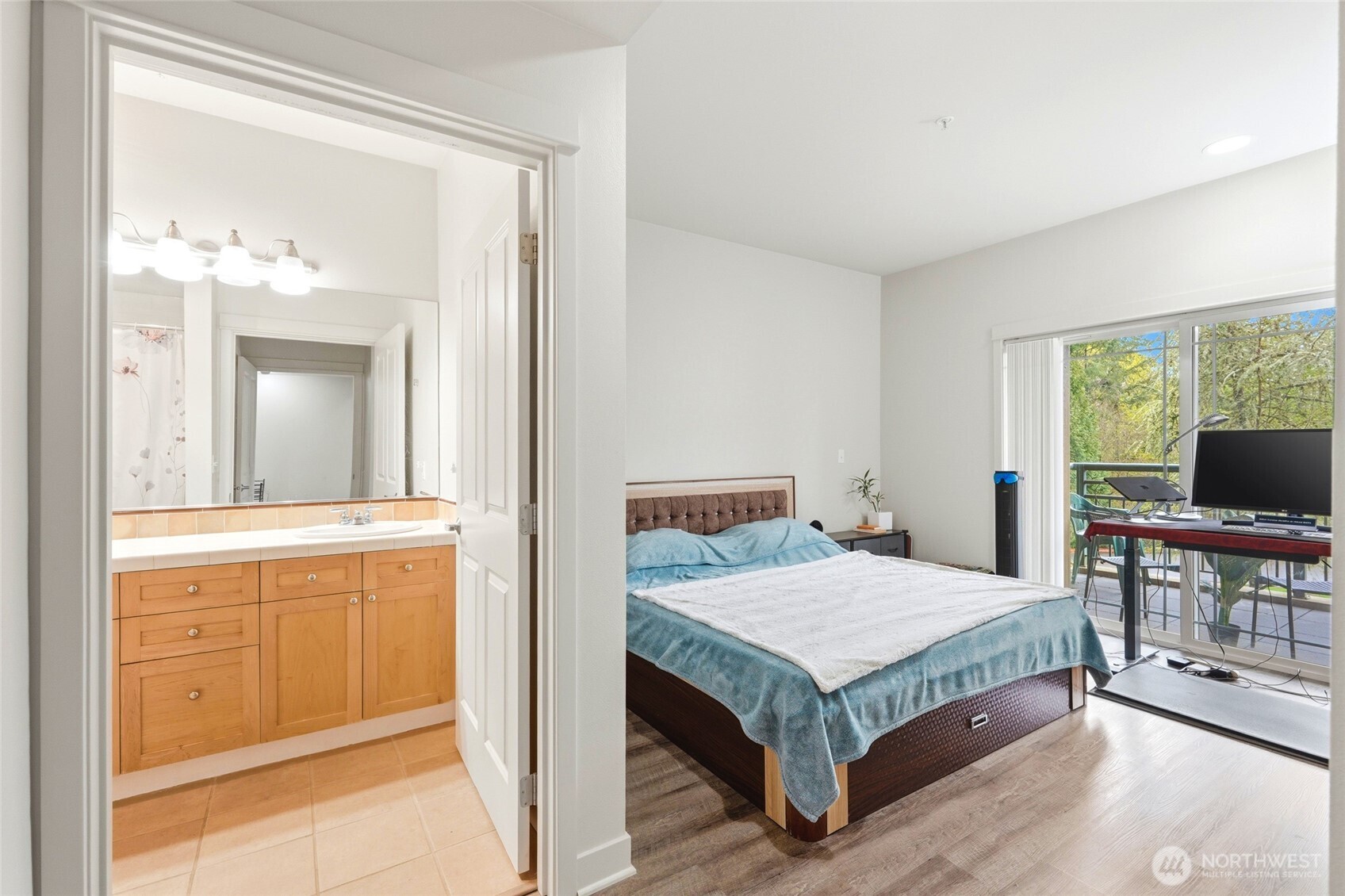 1000 Cabin Creek Lane SW ##B106, Issaquah, WA 98027-4648