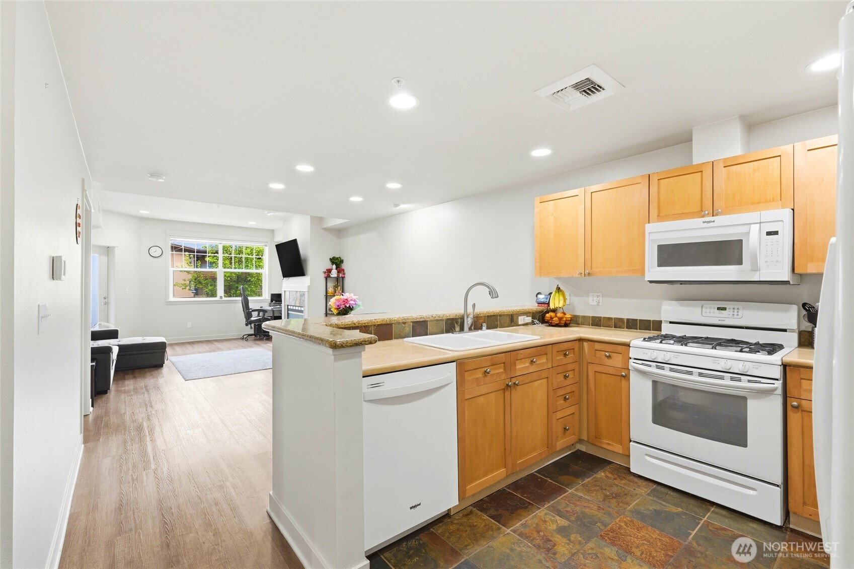 1000 Cabin Creek Lane SW ##B106, Issaquah, WA 98027-4648