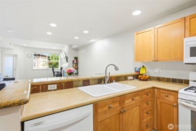 1000 Cabin Creek Lane SW ##B106, Issaquah, WA 98027-4648 - Photo 10