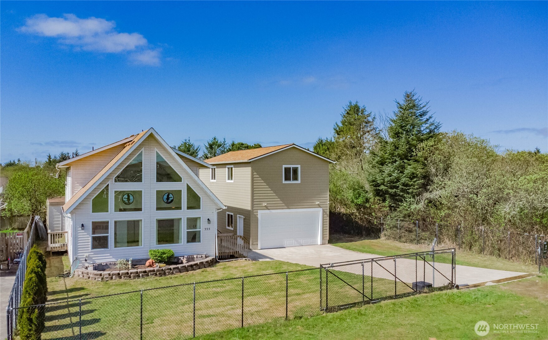 555 Ensign Avenue NW, Ocean Shores, WA 98569-9778