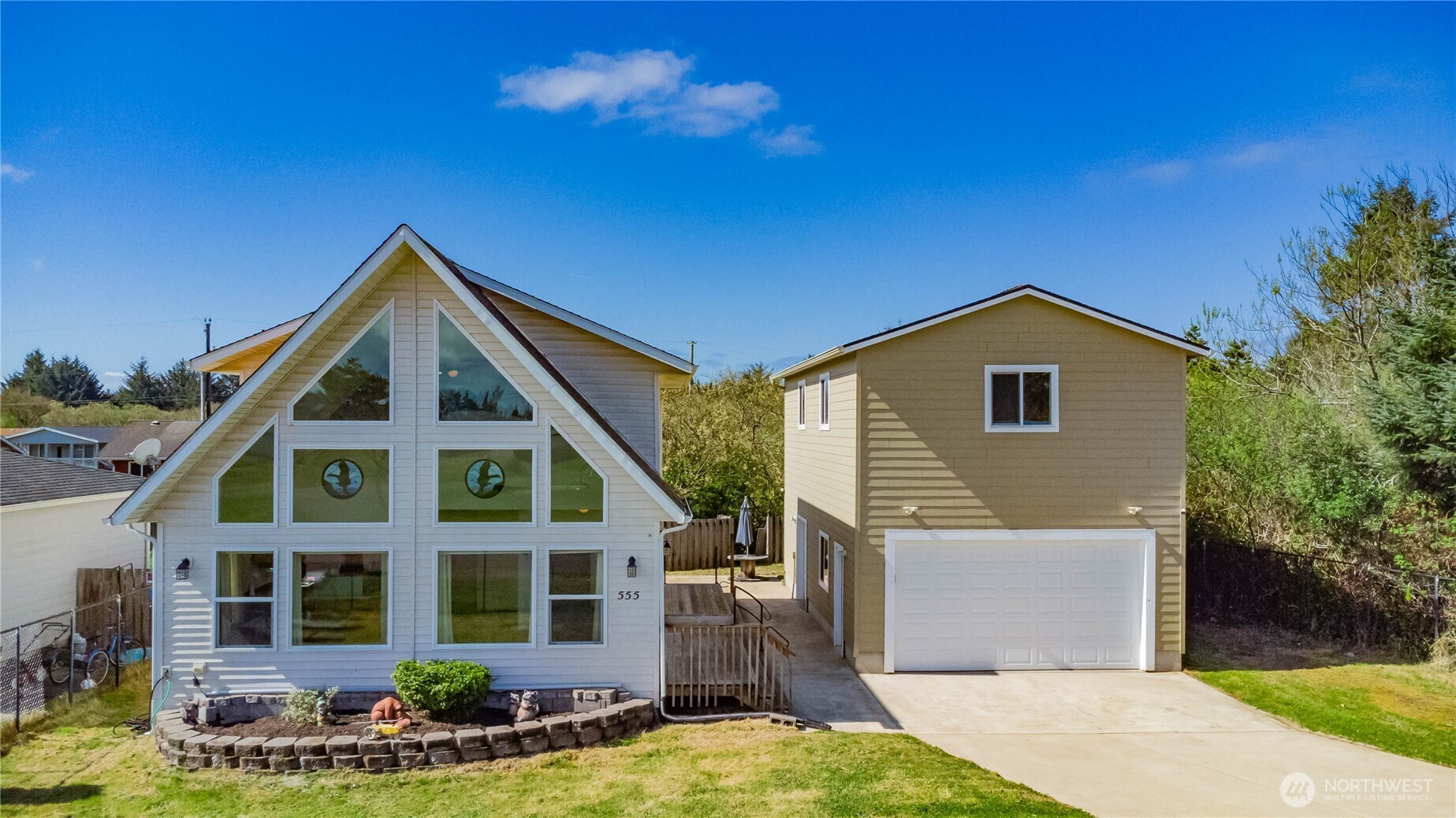 555 Ensign Avenue NW, Ocean Shores, WA 98569-9778