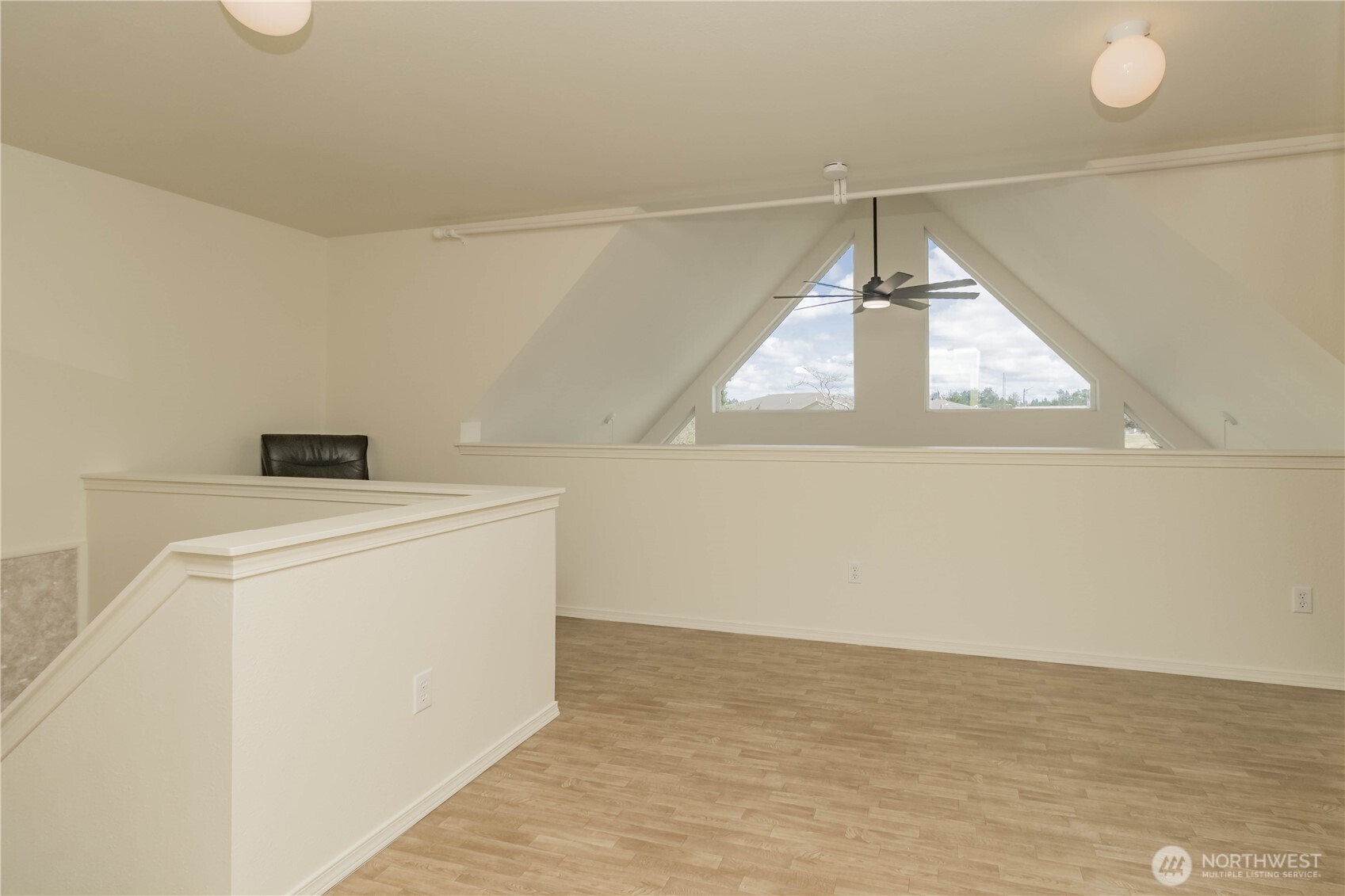 555 Ensign Avenue NW, Ocean Shores, WA 98569-9778