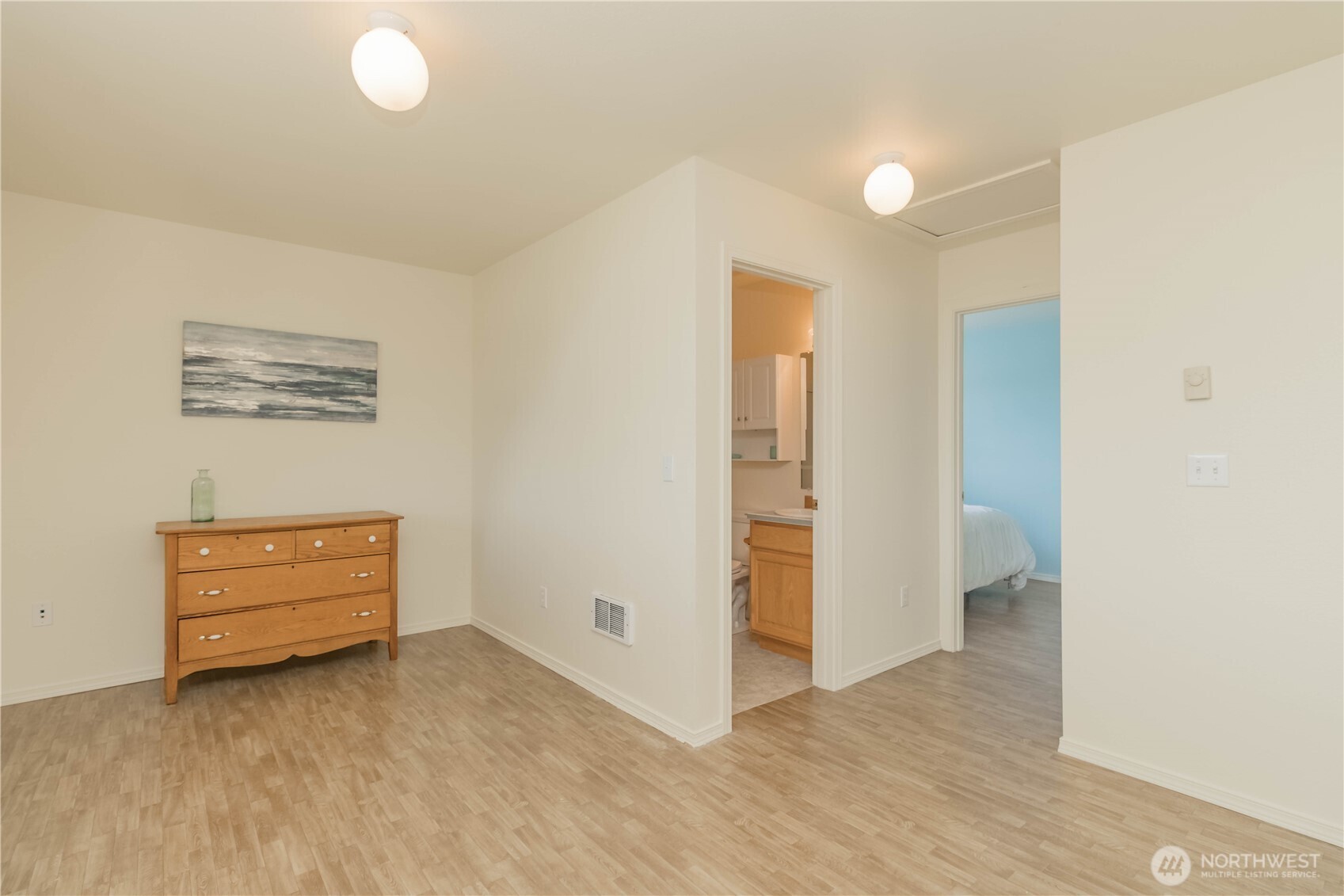 555 Ensign Avenue NW, Ocean Shores, WA 98569-9778