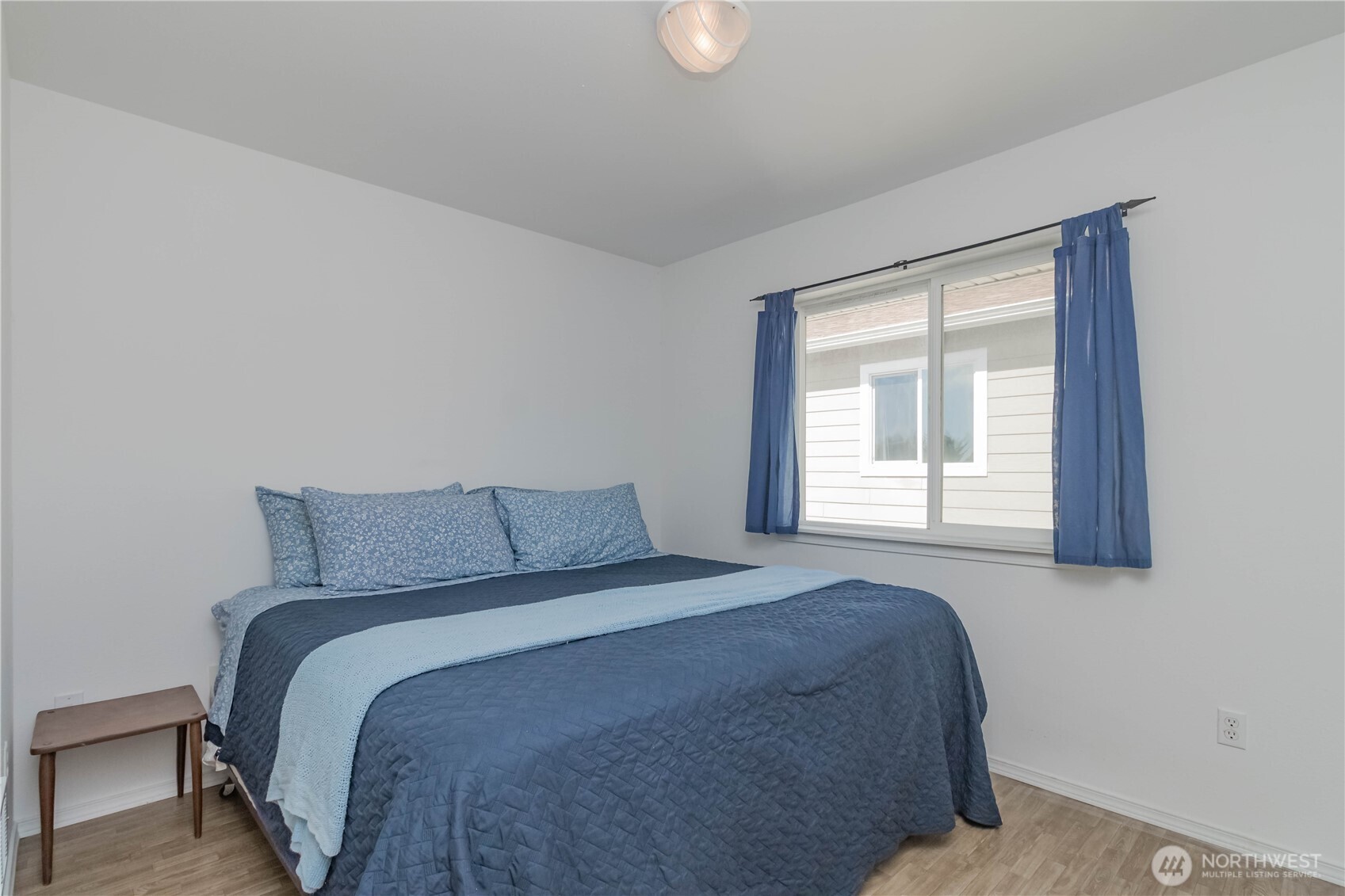 555 Ensign Avenue NW, Ocean Shores, WA 98569-9778