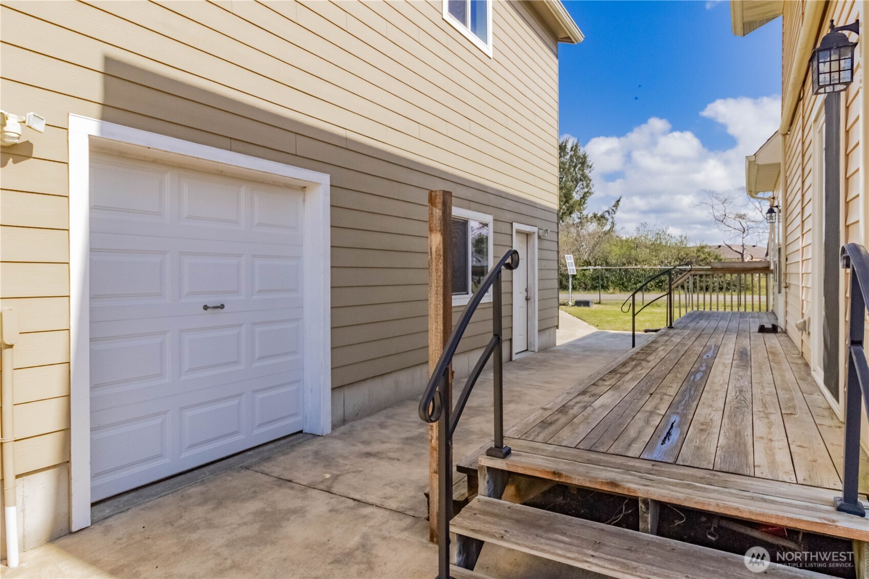 555 Ensign Avenue NW, Ocean Shores, WA 98569-9778