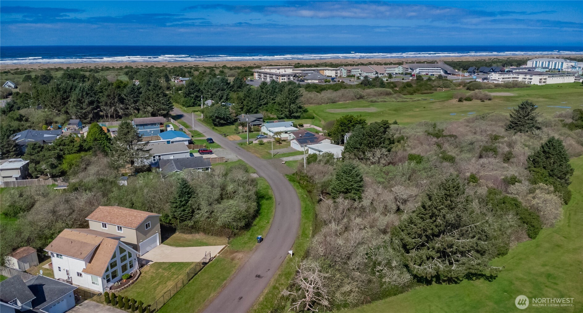 555 Ensign Avenue NW, Ocean Shores, WA 98569-9778