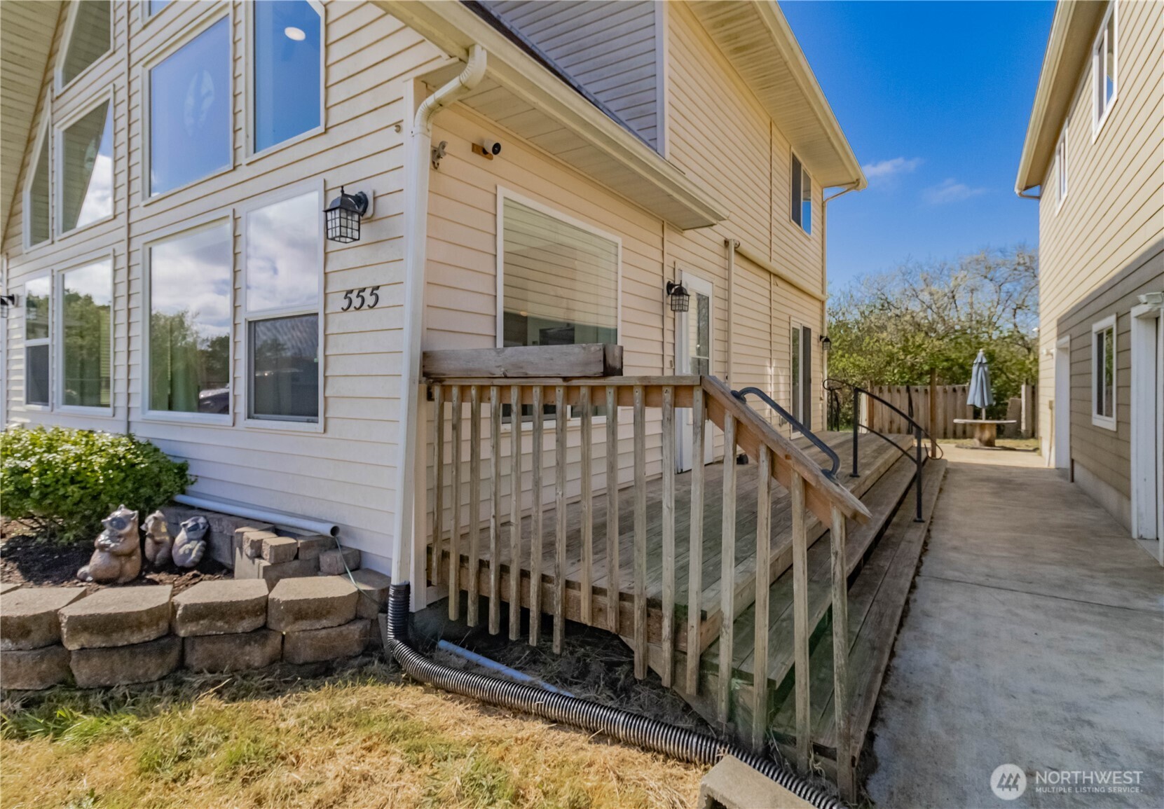 555 Ensign Avenue NW, Ocean Shores, WA 98569-9778