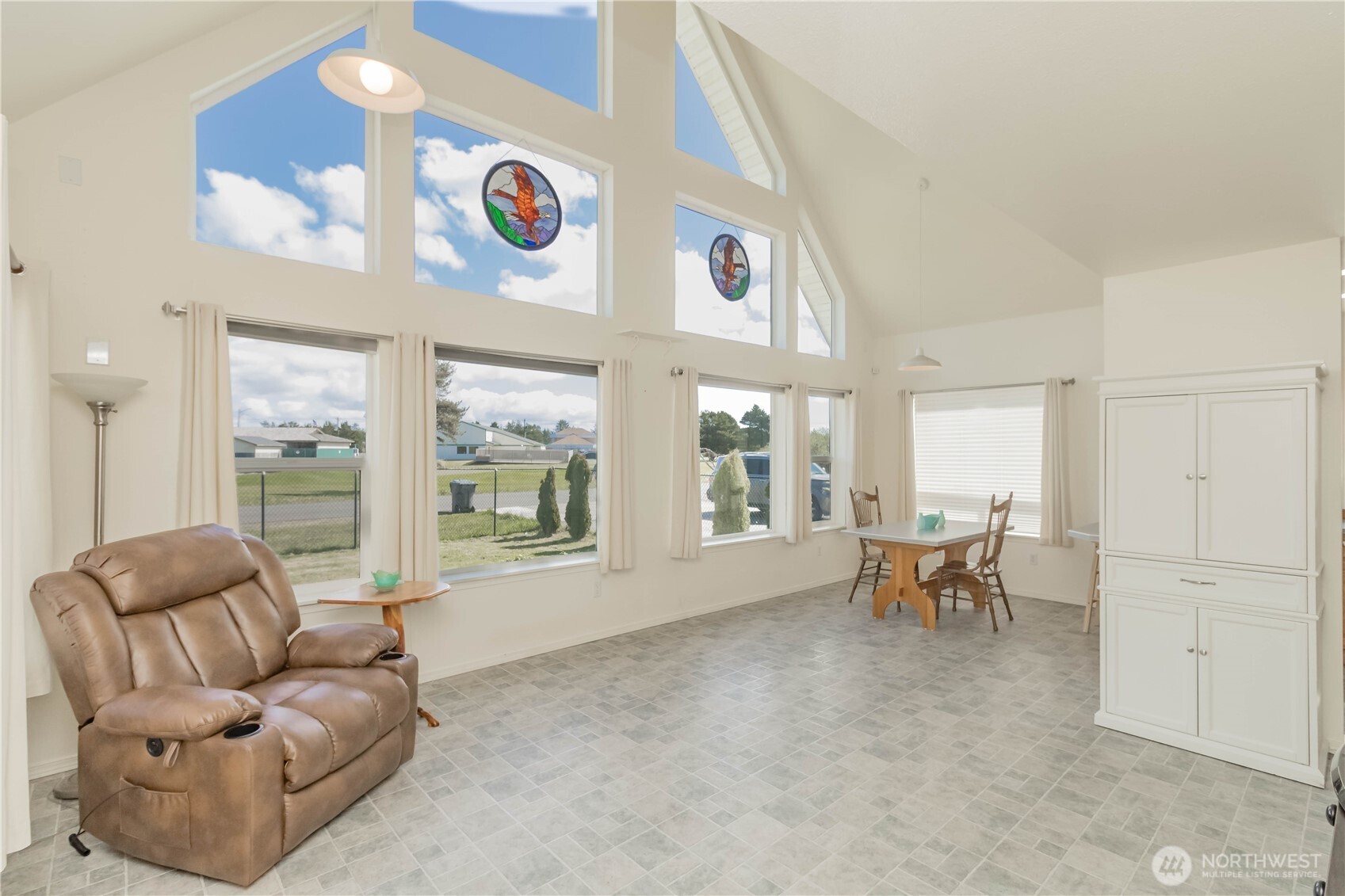 555 Ensign Avenue NW, Ocean Shores, WA 98569-9778