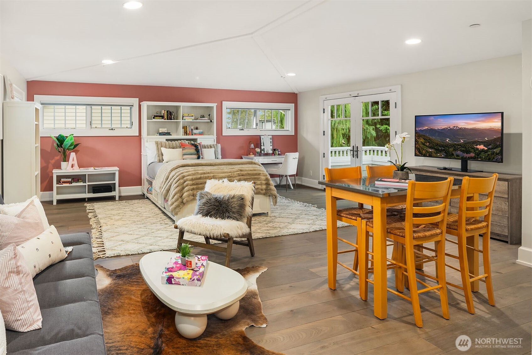 4427 95th Avenue NE, Yarrow Point, WA 98004