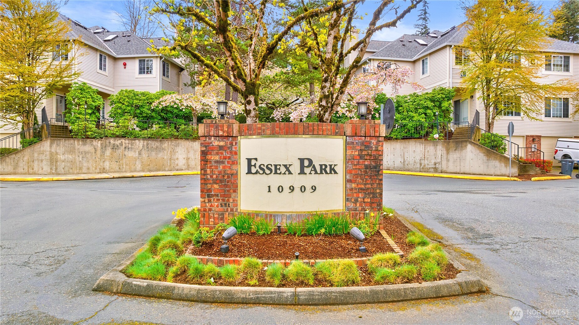 10909 Avondale Road NE #P161, Redmond, WA 98052