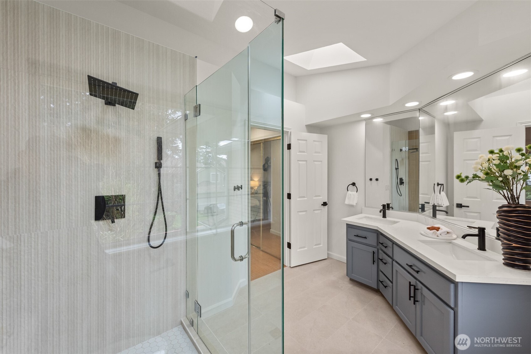 15795 Northup Way #7, Bellevue, WA 98008
