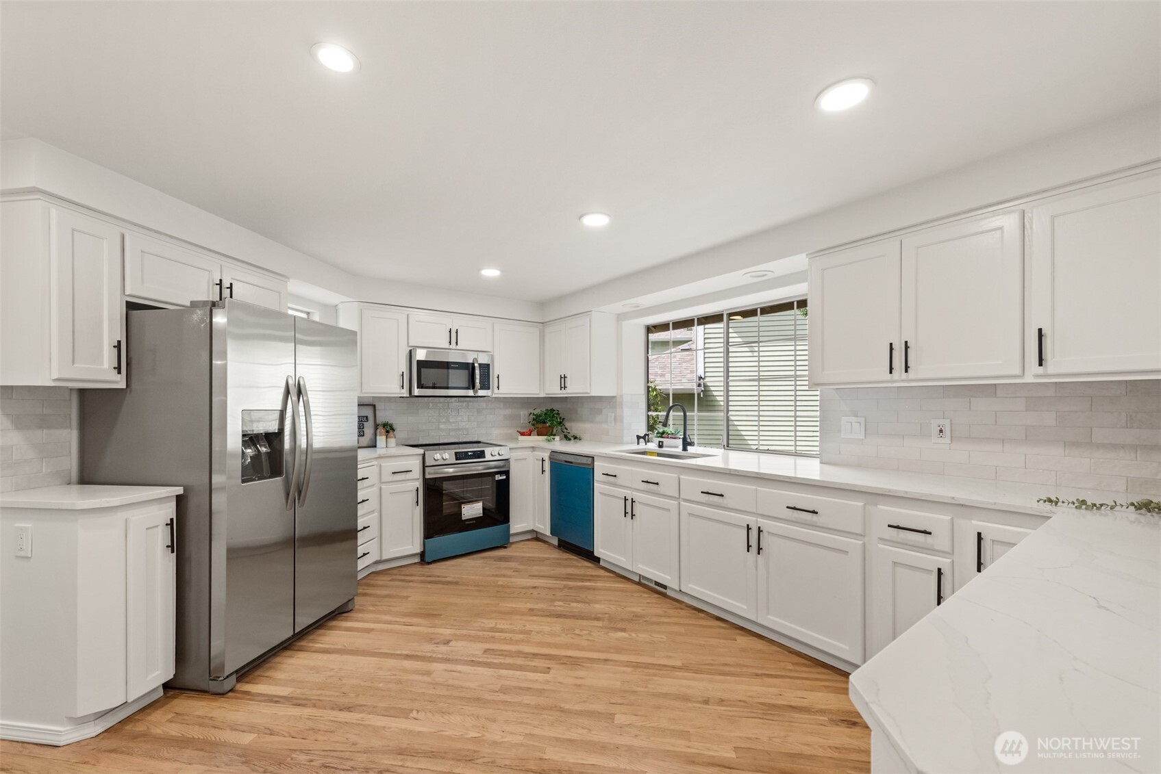 15795 Northup Way #7, Bellevue, WA 98008